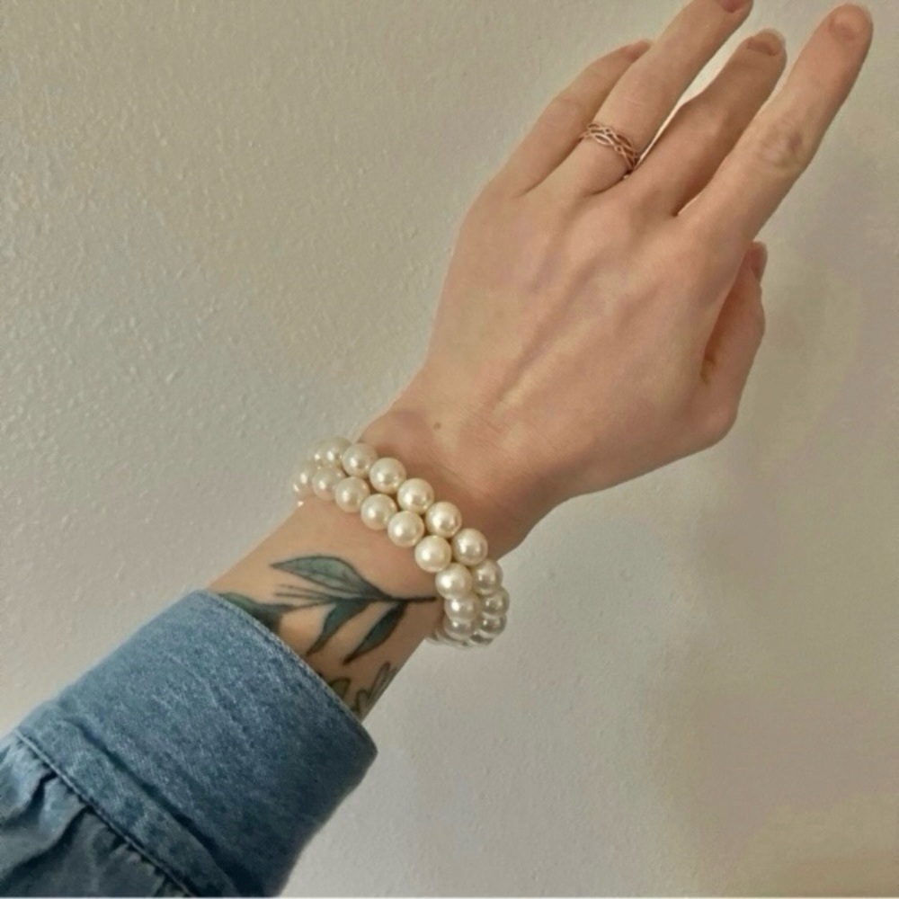 Set of Two Pearl Bracelets Vintage “Orillia” Stretch Bauble Classic Feminine